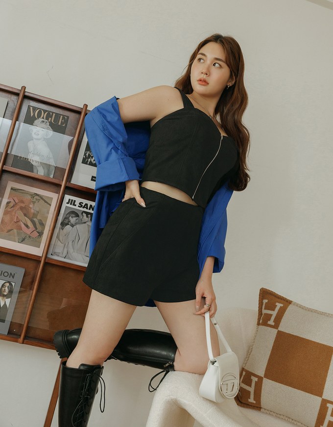 360° Petite Waist Light Sculpture Suede Shorts