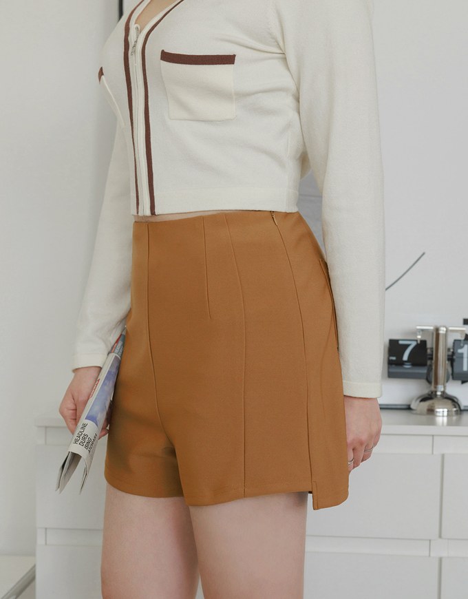 Waist Fitted Shorts