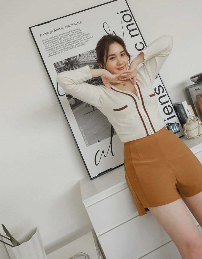 Waist Fitted Shorts