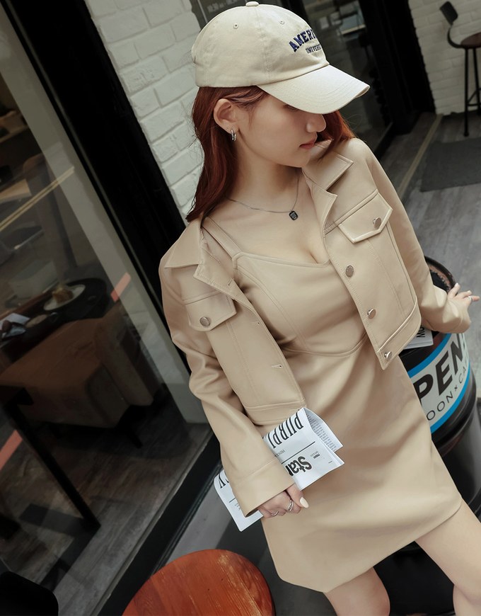 Matte Faux Leather Cropped Blazer Jacket