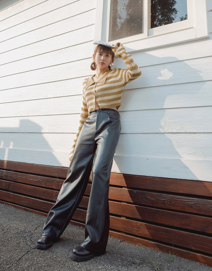 【MEIGO's Design】Sweet Sultry Big Collar Striped Knit Top