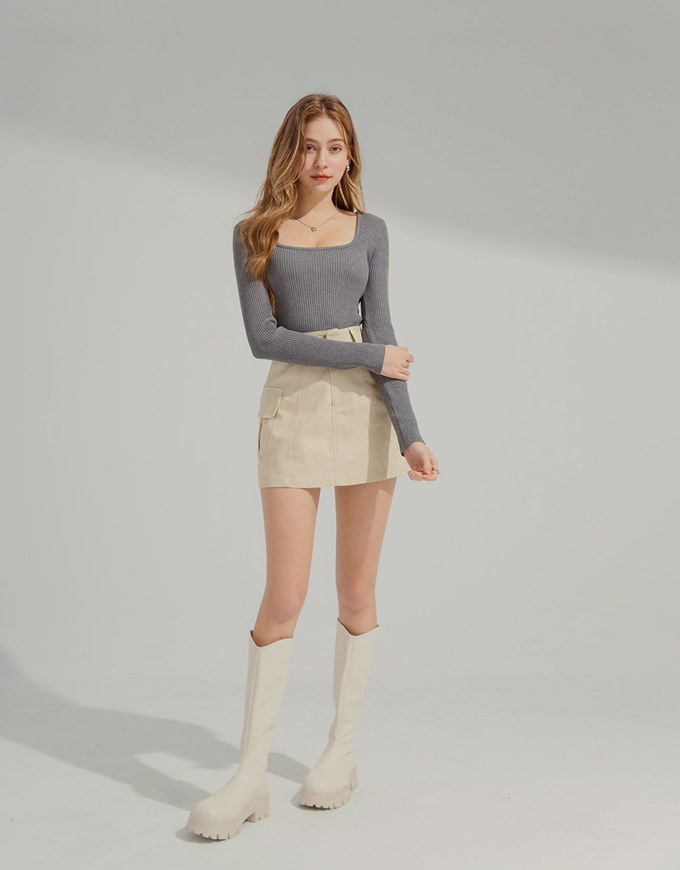Solid Color U-neck Knit Top