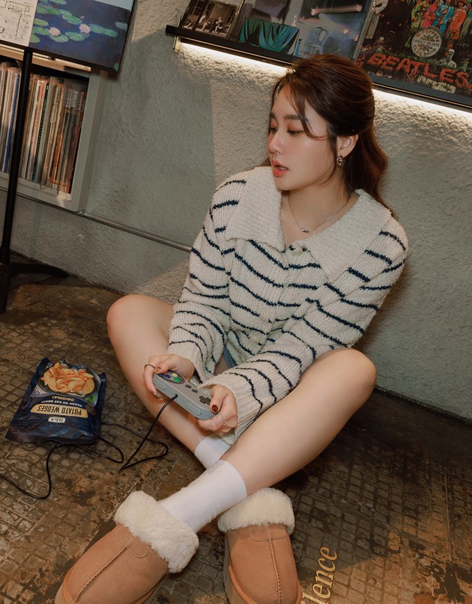 Lapel Line Knit Top