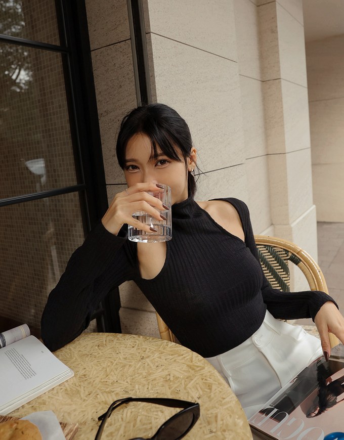 Off-Shoulder Hollow Knit Top