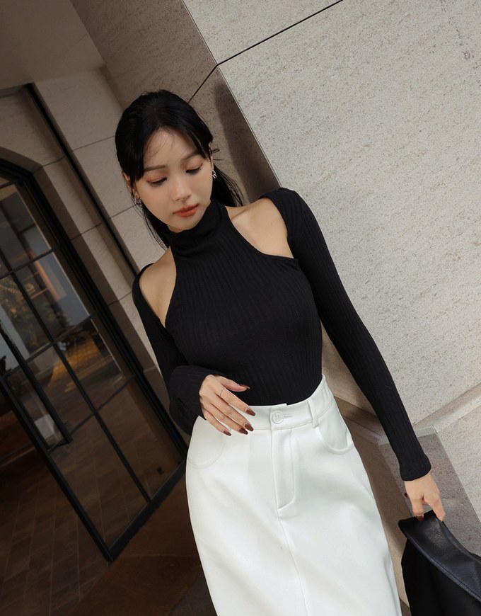 Off-Shoulder Hollow Knit Top