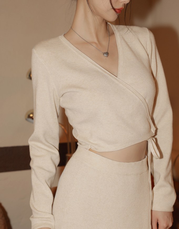 Cross Straps Knit Top