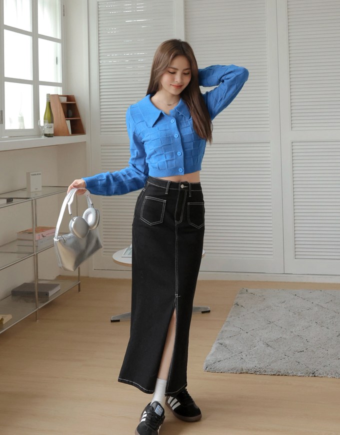 Detailed Plaid Collar Knit Top