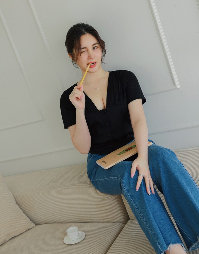 Sheer Ruched Splice Short Sleeve Top