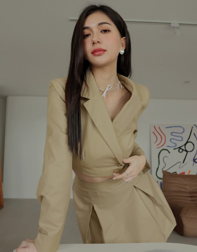 Textured Wide Pleated Suit Skirts
