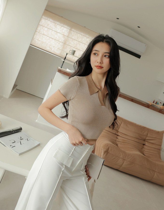 Turn-over Collar Striped Knitted Top