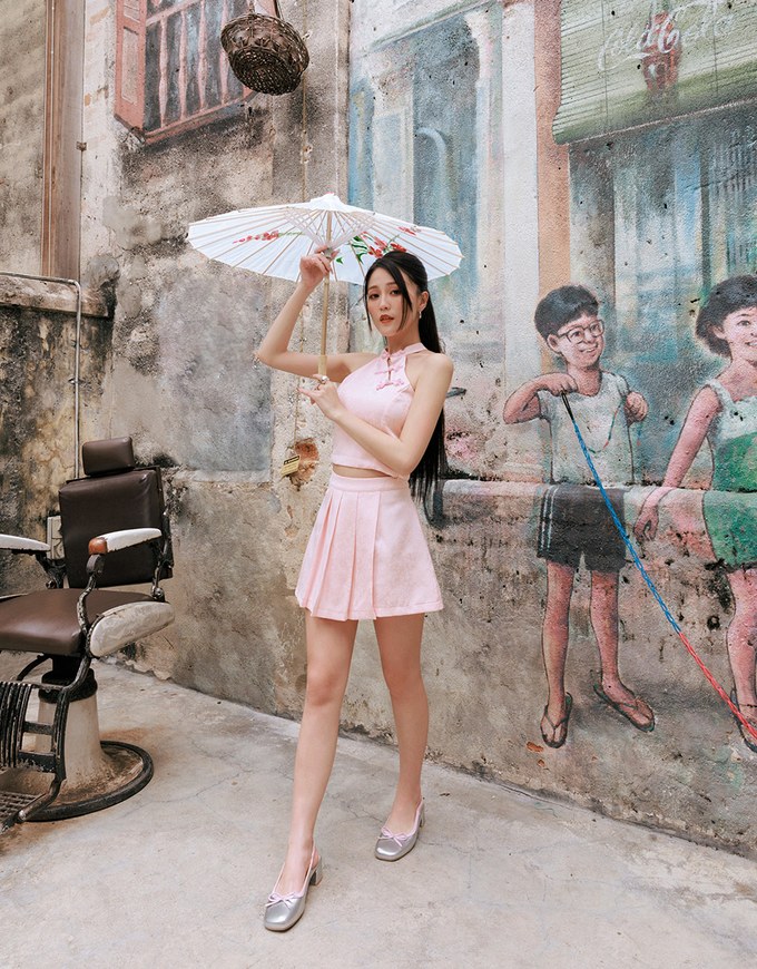 【HXA Design】 Satin Floral Embroidery Halter Cheongsam Qipao Top H02