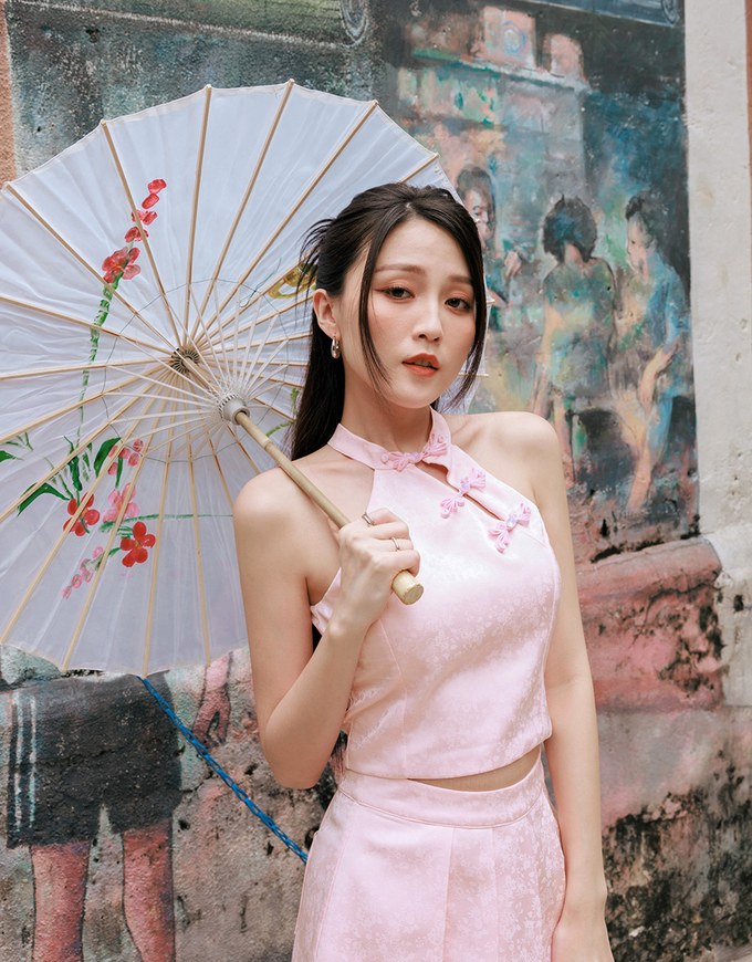 【HXA Design】 Satin Floral Embroidery Halter Cheongsam Qipao Top H02