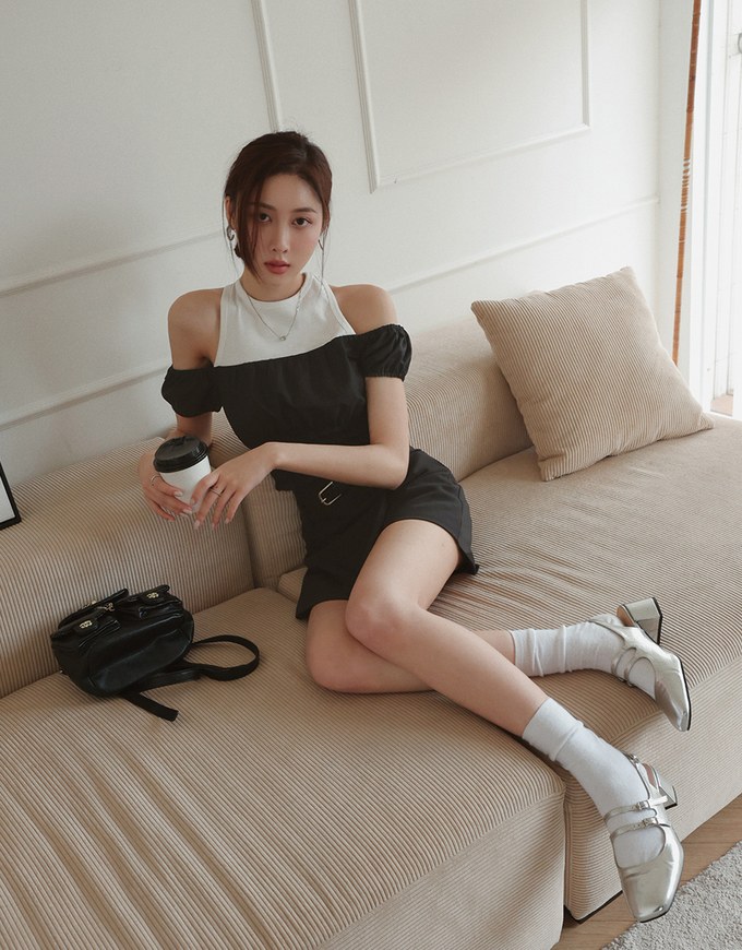 Patchwork Cut Off Shoulder Bubble Sleeve Top