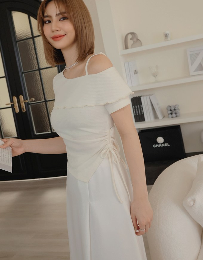 Cut Out Shoulder Ruched Ruffle Knit Top