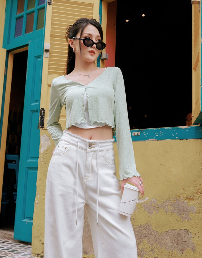 【HXA Design】Embossed Ruffle Trimmed Button Up Top H06