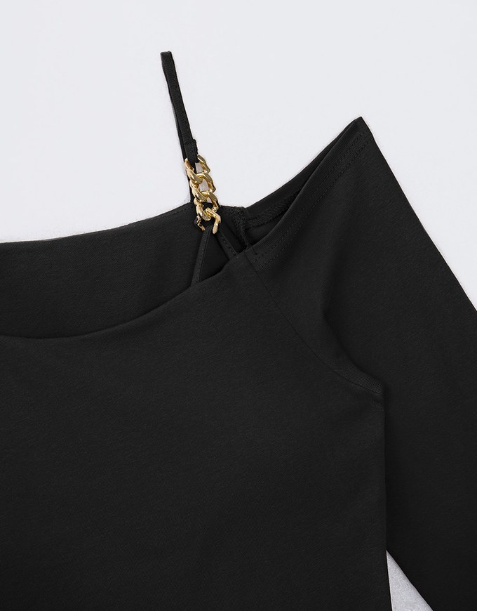 Asymmetric Padded Top With Gold Chain Design