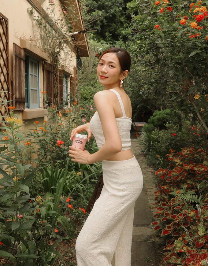 【GUT GUT Design】 Crochet One Shoulder Knit Padded Tank Top with Wooden Ring Detail