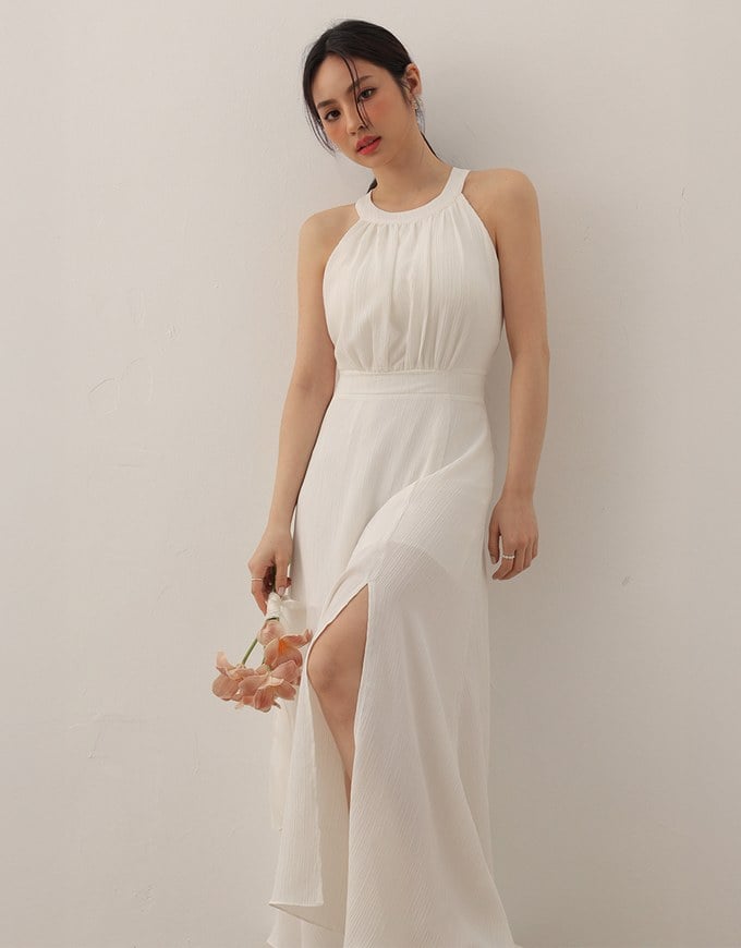Elegant Halter Neck Pleated Padded Maxi Dress with Side Slit and Flowy Hem