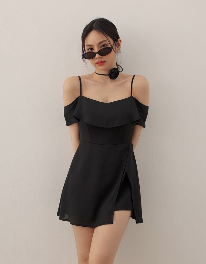 Off Shoulder Ruffle Hem Padded Jumpsuit