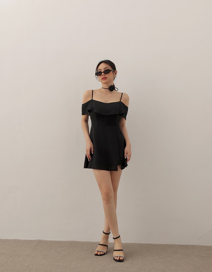 Off Shoulder Ruffle Hem Padded Jumpsuit