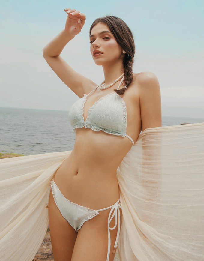 Shell Charm Pastel Lace Ruffle Trim Bikini Bottoms with Ombre Gradient Effect