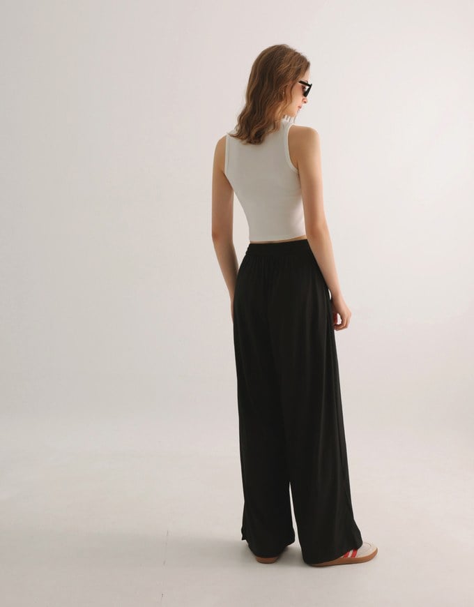 Star Shape Cut Out Ribbed Cropped Tank Top