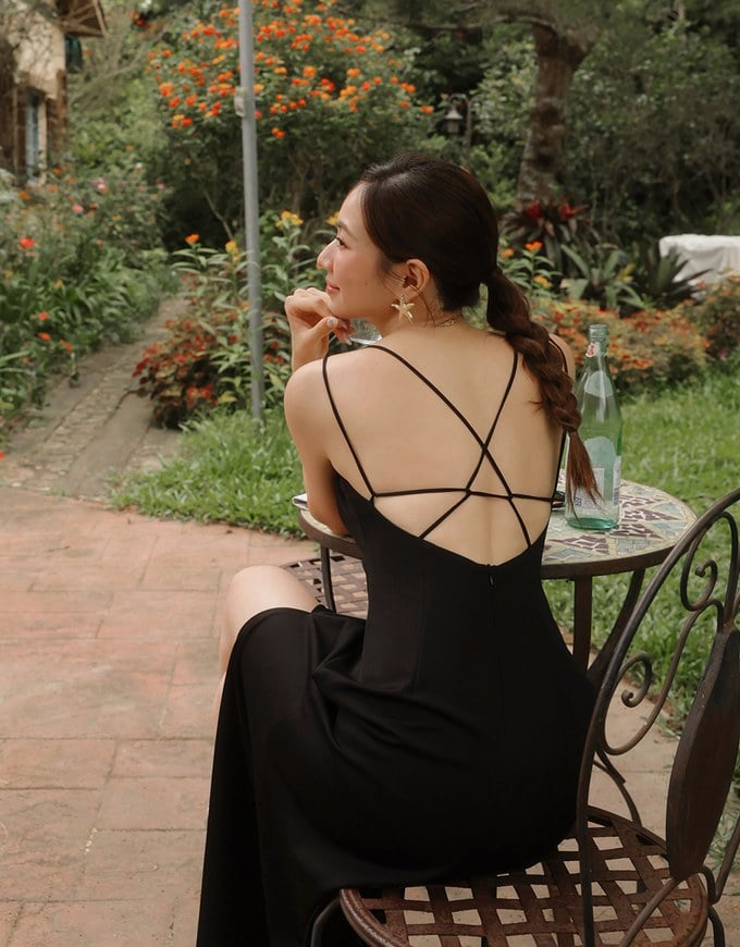 【GUT GUT Design】 Deep V Double Strap Cross Back Slit Padded Maxi Dress
