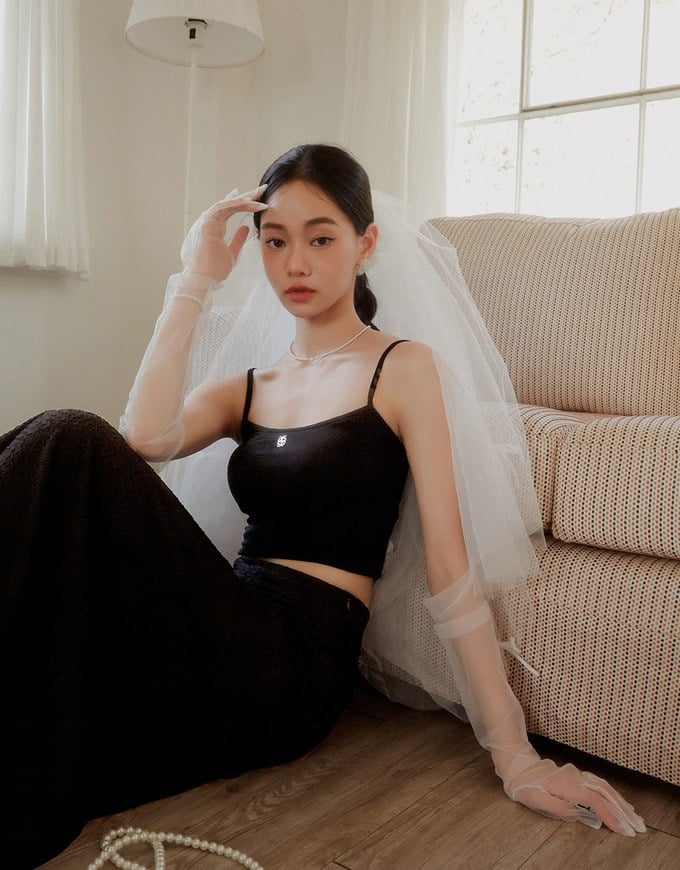 AIR SPACE Logo Embroidered Ribbed Spaghetti Strap Cami Padded Top