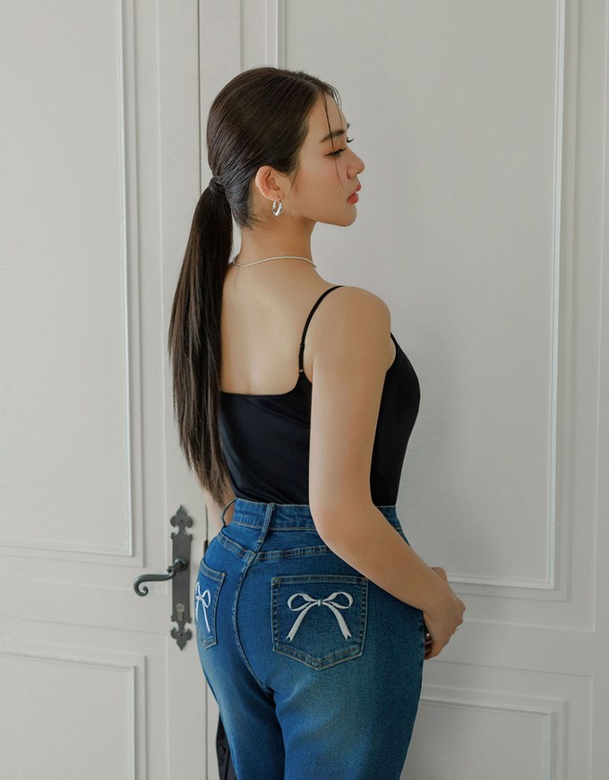 Basic Cooling Fabric Fitted Spaghetti Strap Camisole Bra Top