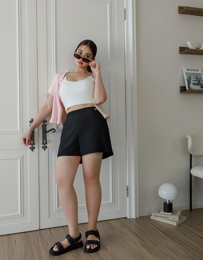 High Waist Chain Accent Pleated Tailored Shorts