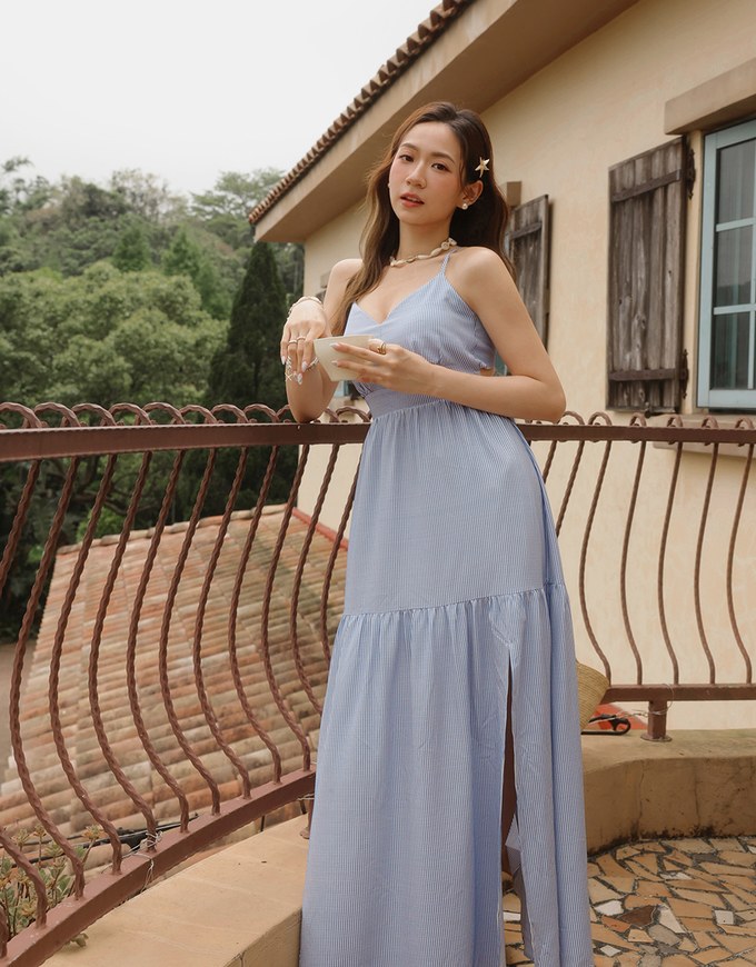 【GUT GUT Design】 Deep V Backless Strappy Striped Padded Maxi Dress
