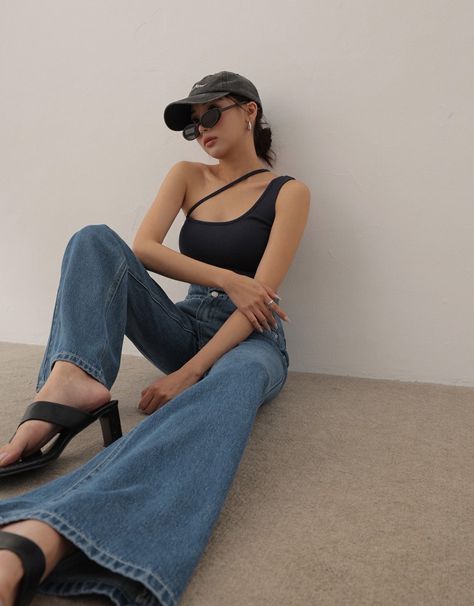 Asymmetrical Neckline One Shoulder Ribbed Knit Padded Crop Top