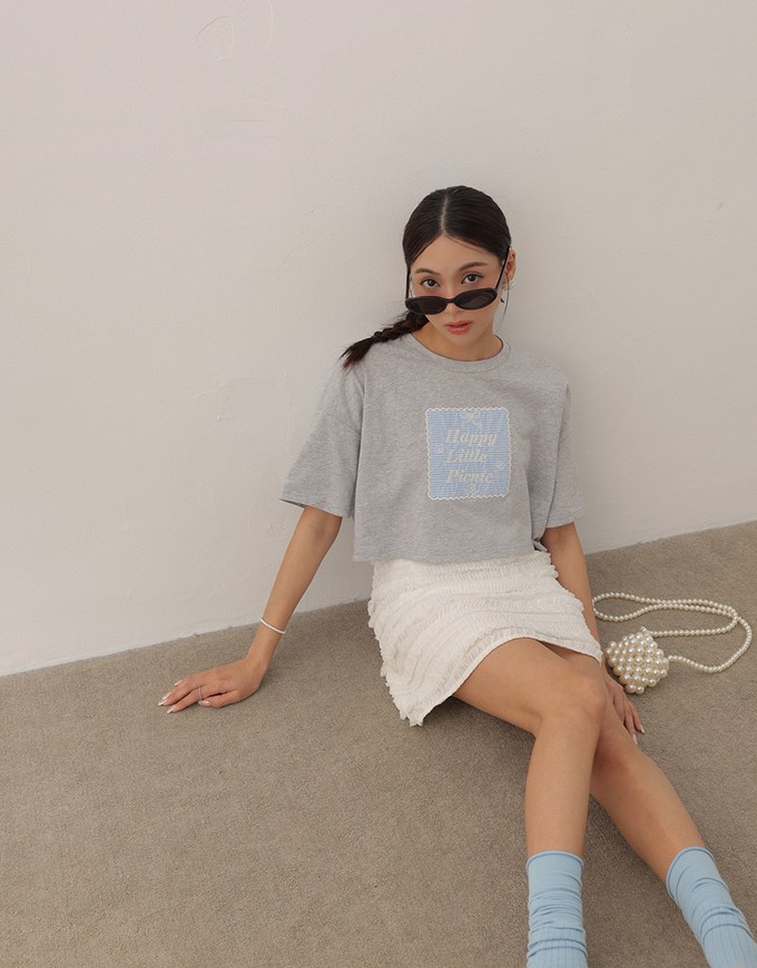 Cropped Cotton Short Sleeve Top with Gingham Embroidery Patch Design