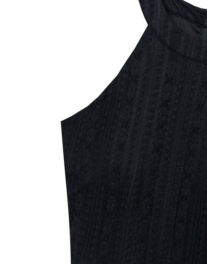 Lace Textured Halter Neck Sleeveless Padded Top