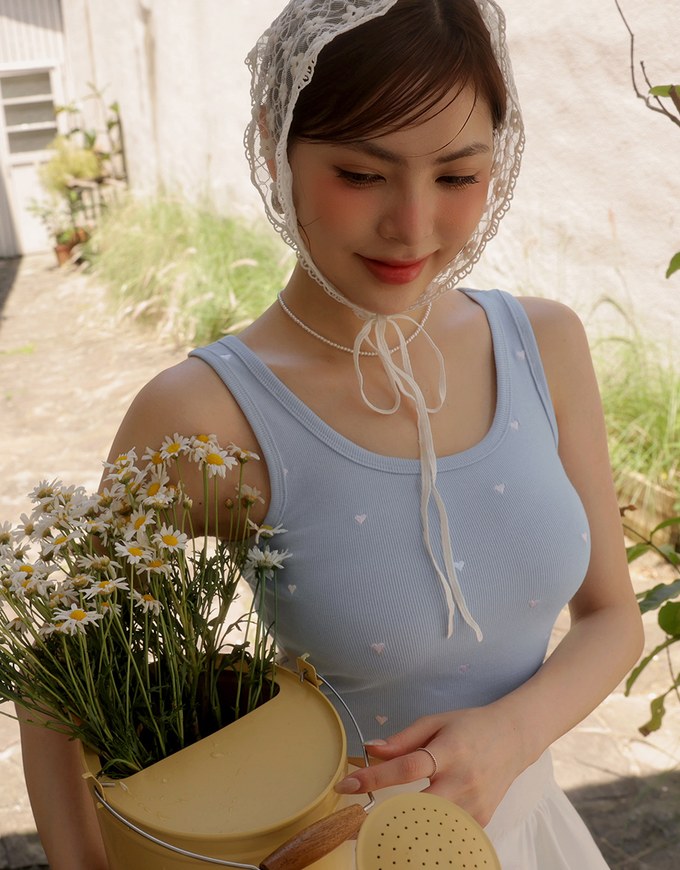 Embroidered Heart Pattern Ribbed Fitted Tank Top
