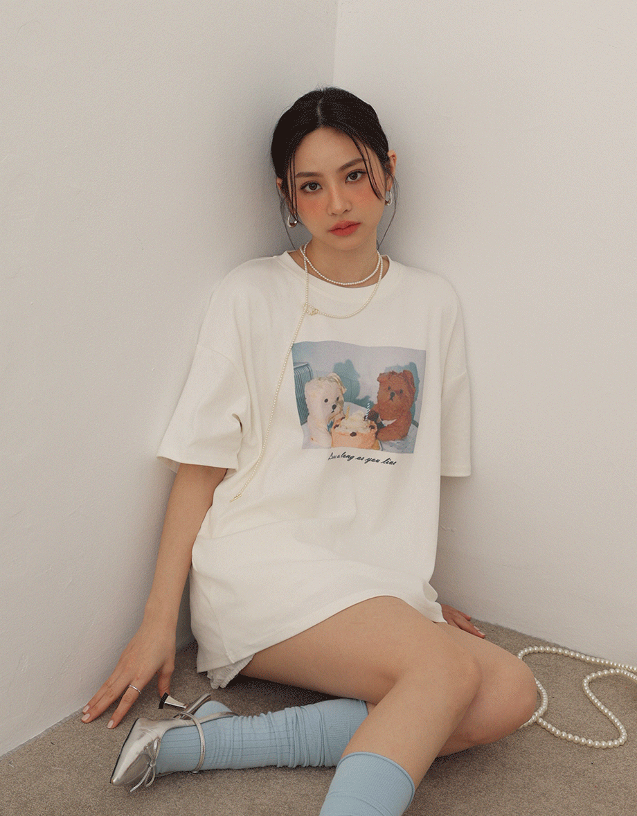 Round Neckline Puppy Print Oversized Graphic Tee