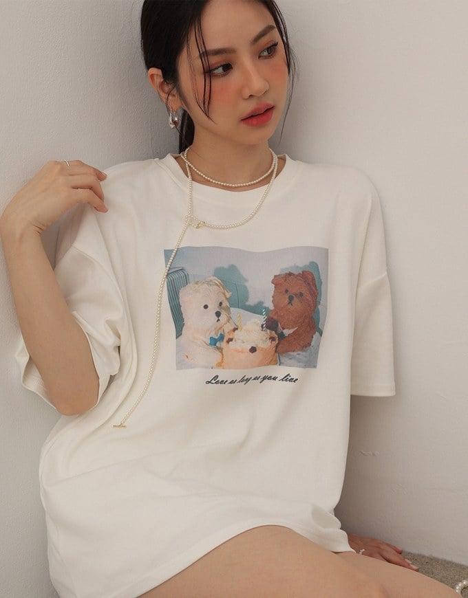 Round Neckline Puppy Print Oversized Graphic Tee