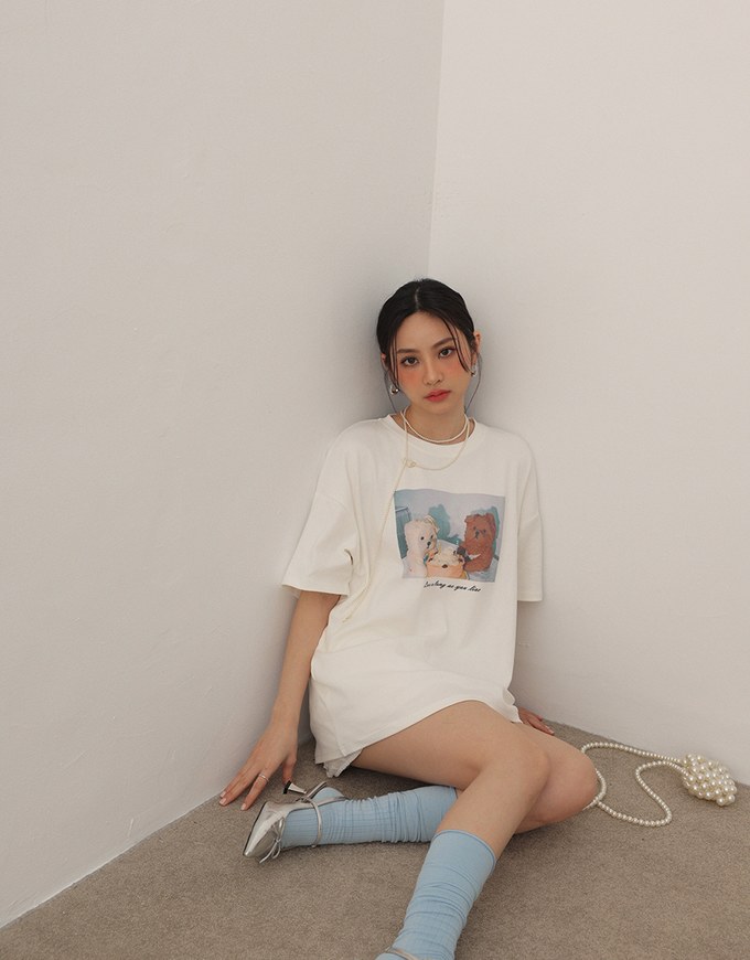 Round Neckline Puppy Print Oversized Graphic Tee
