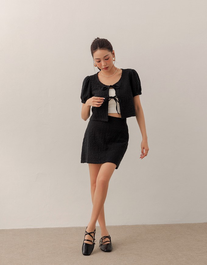 Crinkled Texture Open Front Top with Ribbons