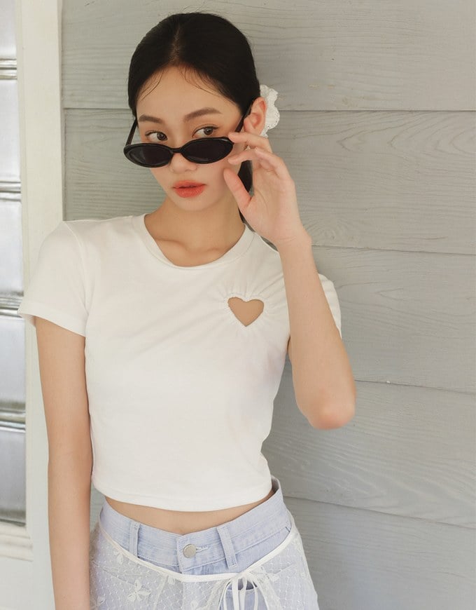 Heart Cut out Cropped Knit Top