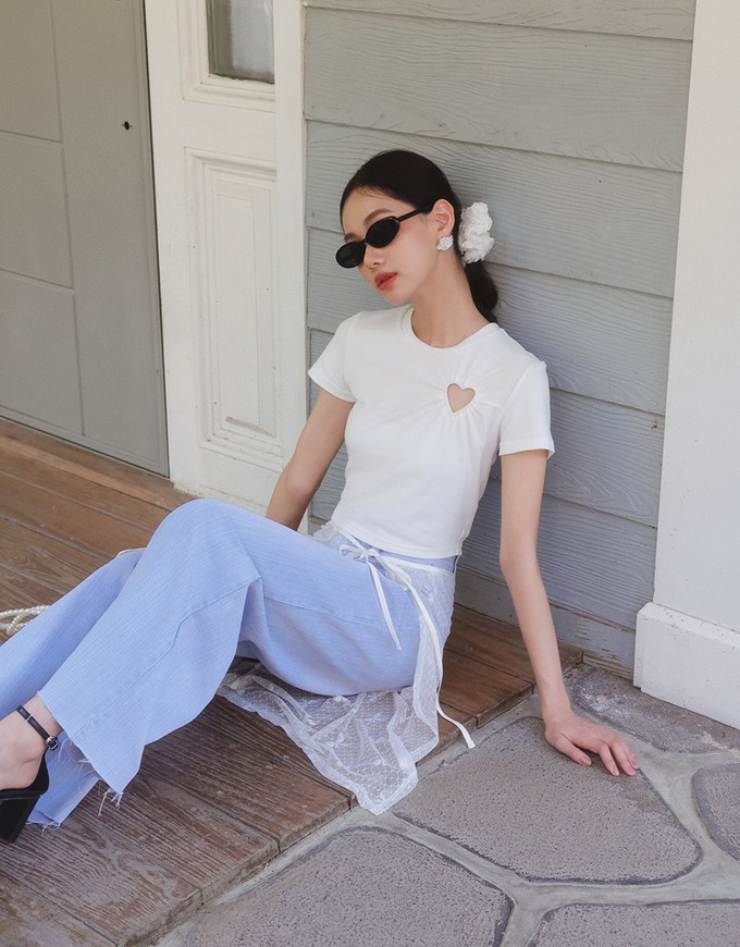 Heart Cut out Cropped Knit Top