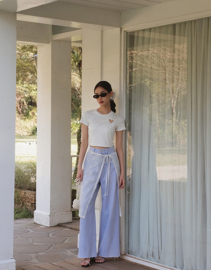 Heart Cut out Cropped Knit Top
