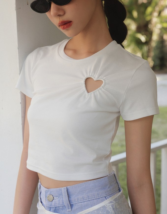 Heart Cut out Cropped Knit Top