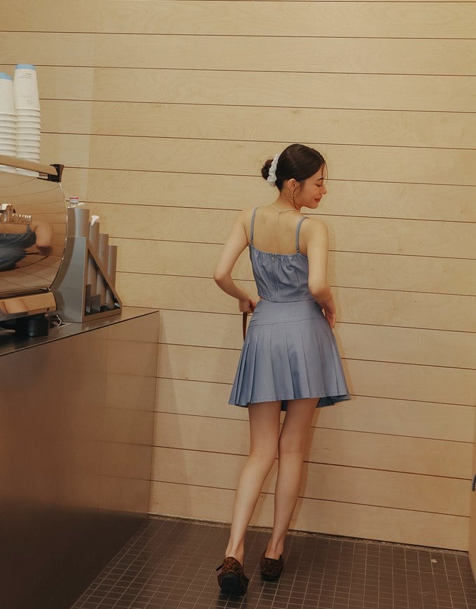 High Waist Pleated A Line Mini Skirt with Double Side Buckle