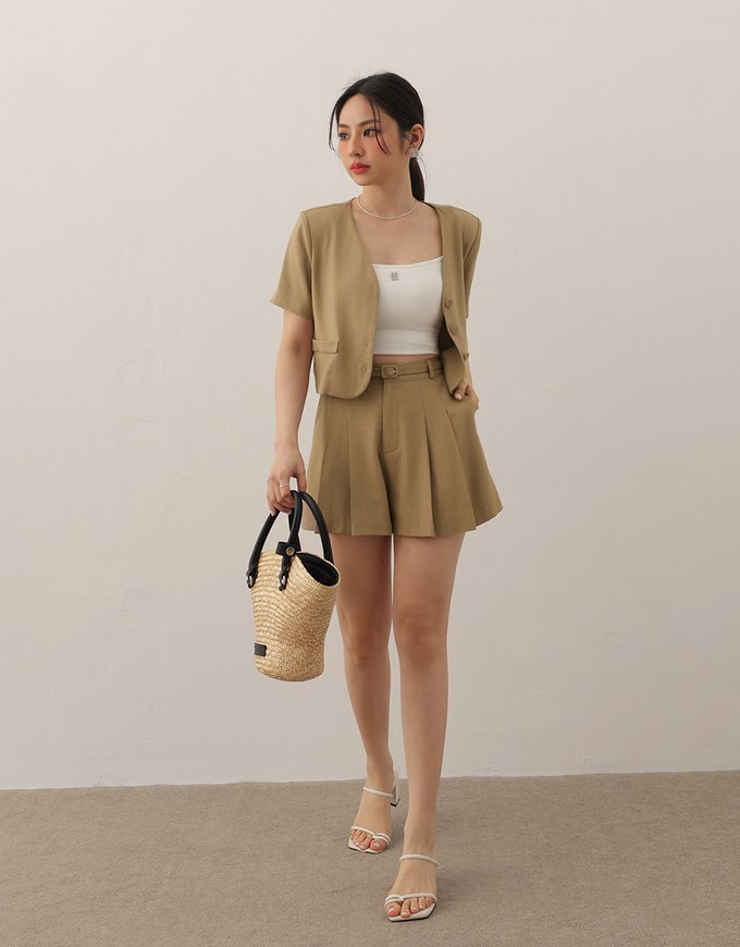 Classic High Waisted Pleated Shorts (with Belt)