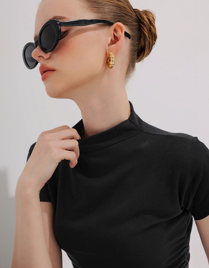 Side Ruched Mock Neck Fitted Crop Top