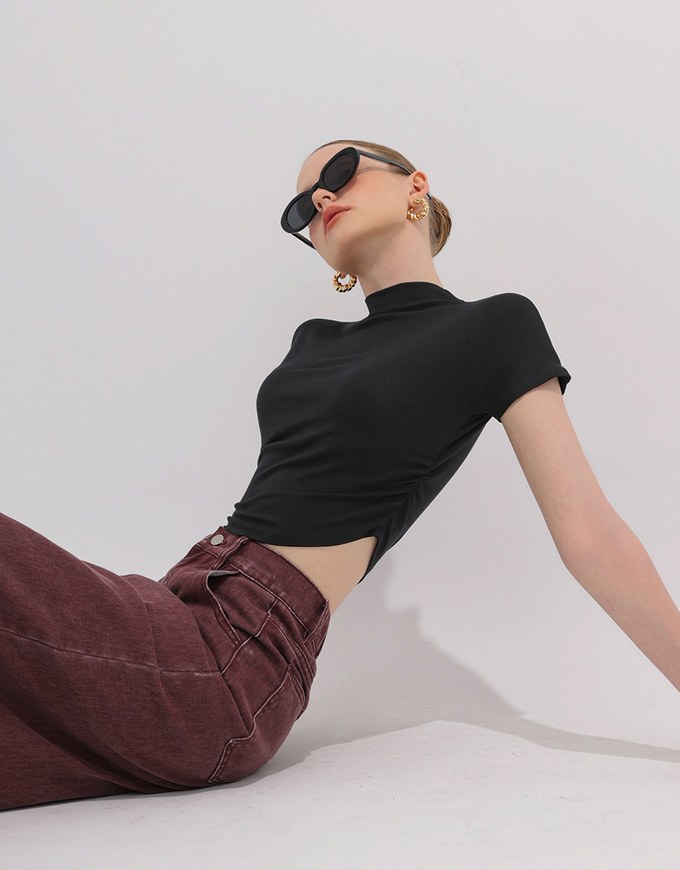 Side Ruched Mock Neck Fitted Crop Top