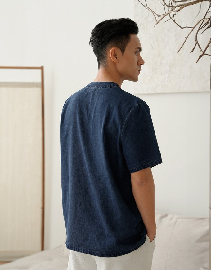 Men’s Cheongsam Short Sleeve Jeans Denim Cheongsam Qipao Shirt with Knot Button Detail