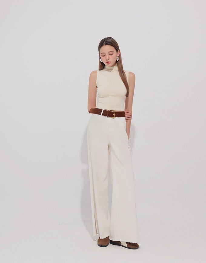 Sleeveless Mock Neck Fitted Knit Top