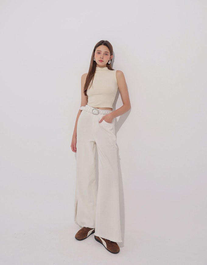 Frayed Hem Wide Leg Jeans Denim Pants with Distressed Detail